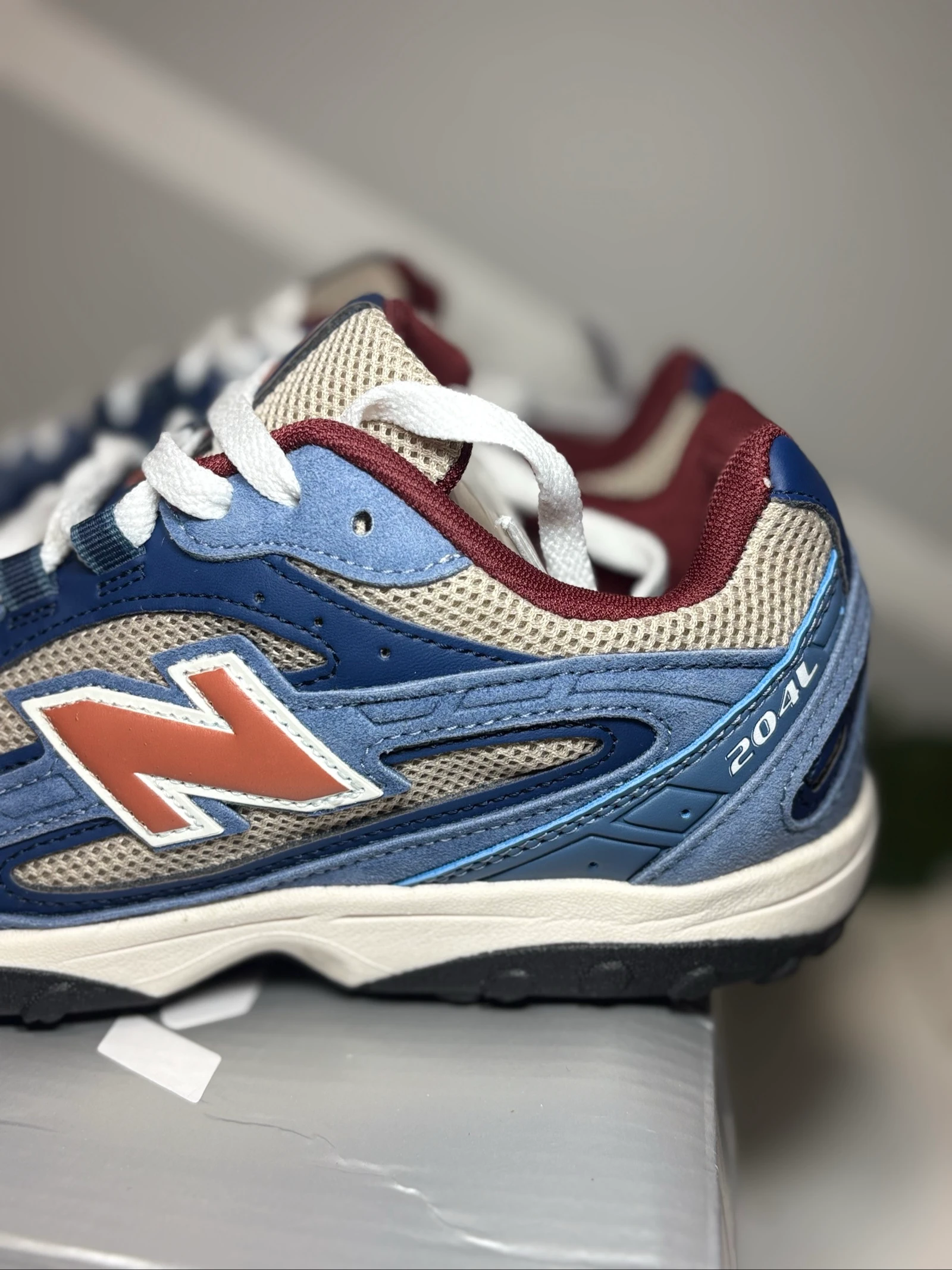 New Balance 204L Jeans Size 41.5 – photo 10